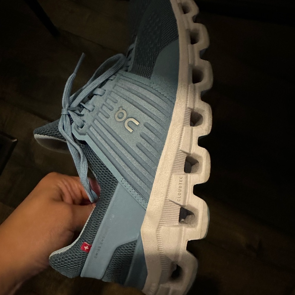 On Cloud sneakers, worn once and women’s size 11!